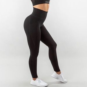Alphalete surface pocket legging Black Small *Trade Pending